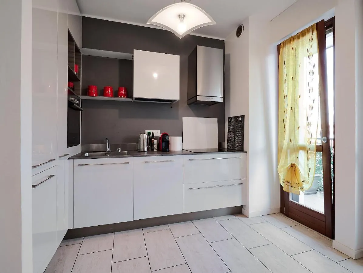 Xenia Apartments - New And Bright Urban Housing Milan 0*,  Italy